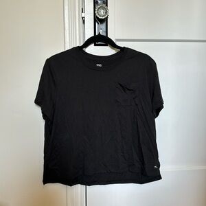 Dick’s Sporting Goods (DSG) black cropped pocket tee - large